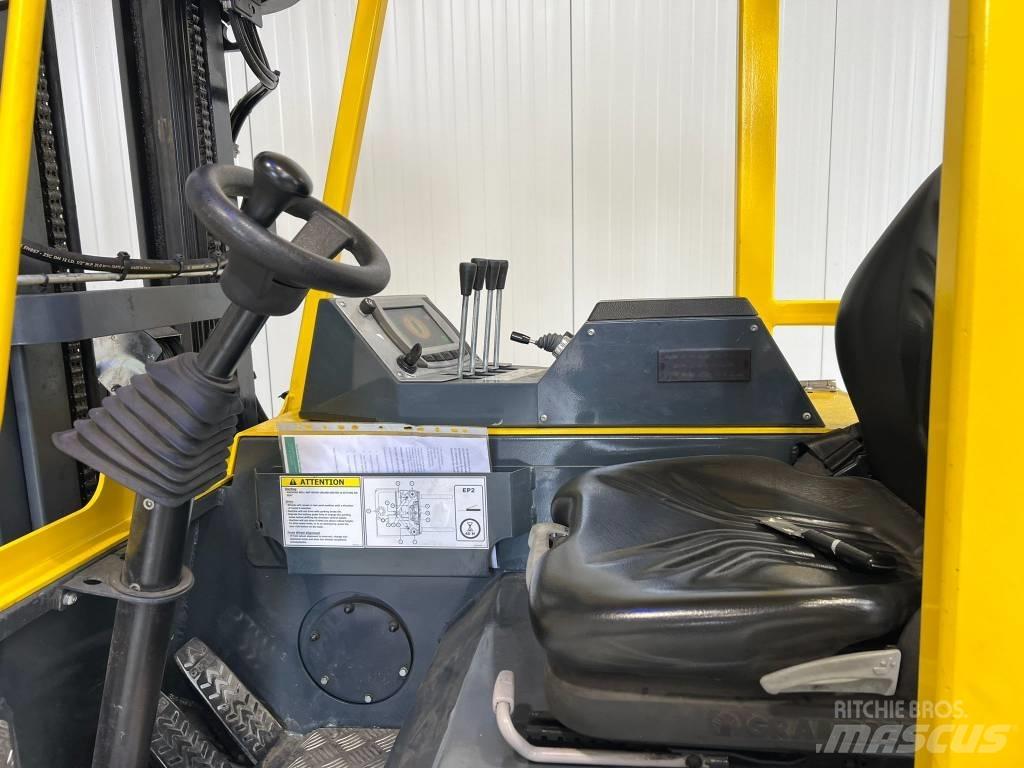 Combilift CBE3000 4-way reach truck