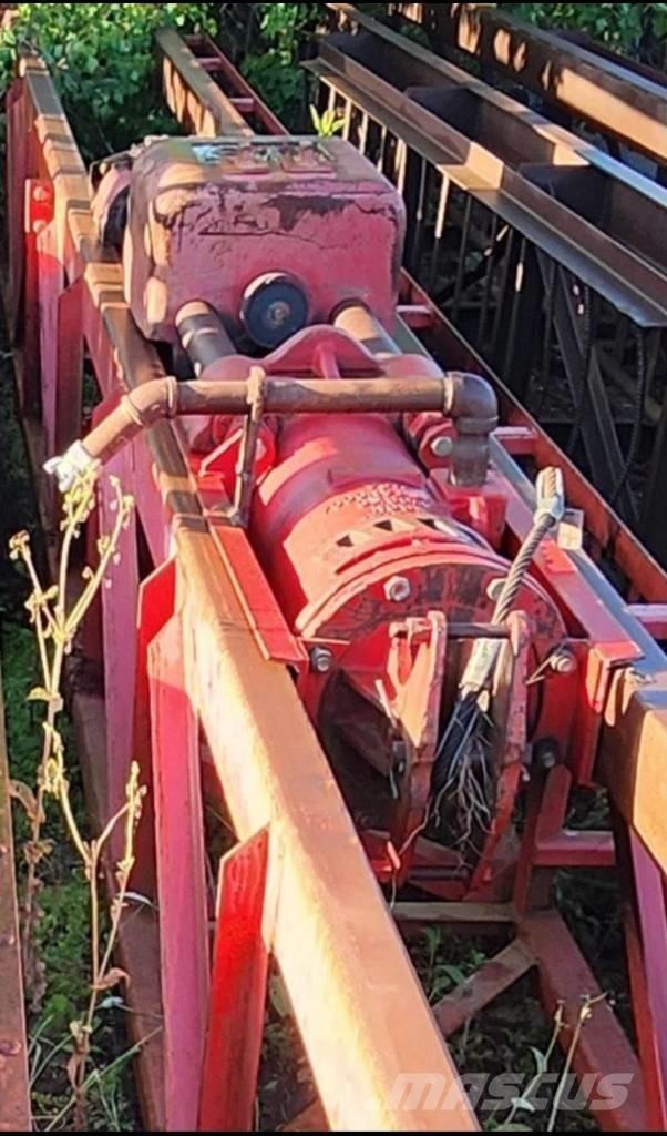  2006 VULCAN Hydraulic pile hammers
