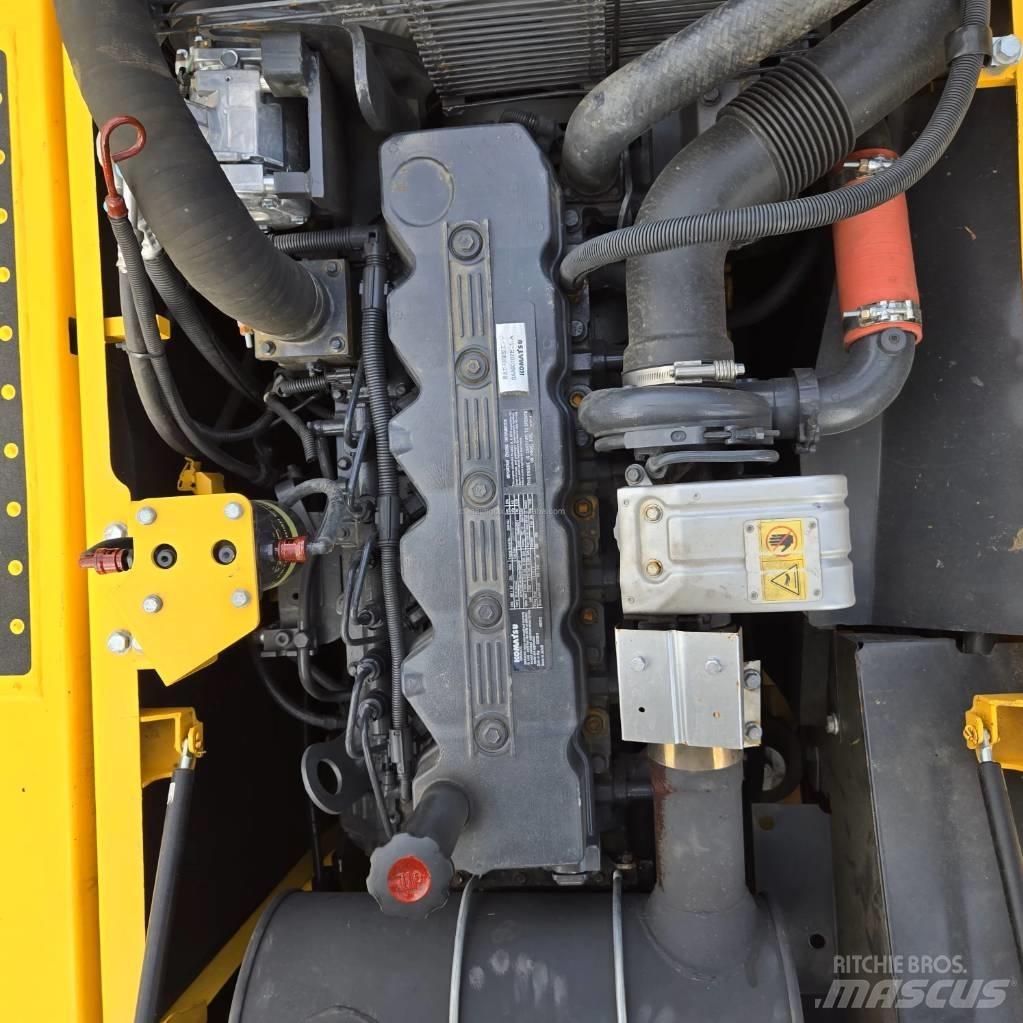 Komatsu PC 200-8 Crawler excavators