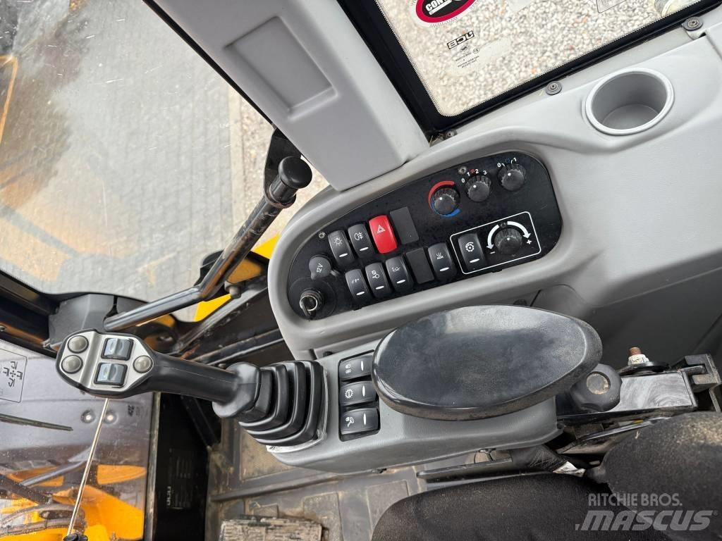 JCB TM 320 Farming telehandlers