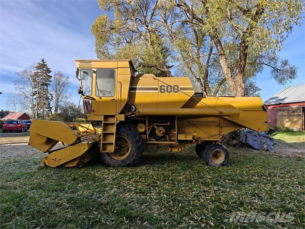Sampo-Rosenlew 600 Combine harvesters