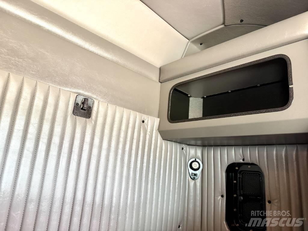 Kenworth T 800 Truck Tractor Units