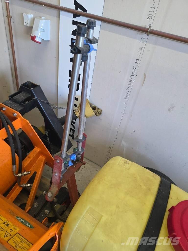 John Deere 855 Compact tractors