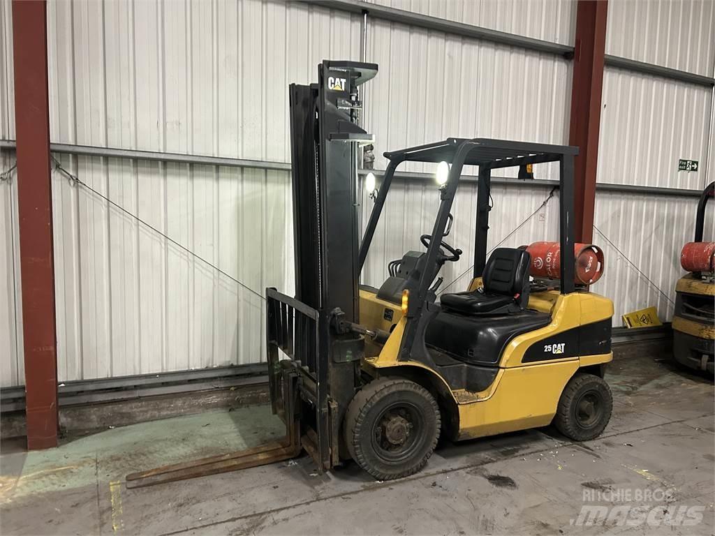 CAT GP25NT LPG trucks