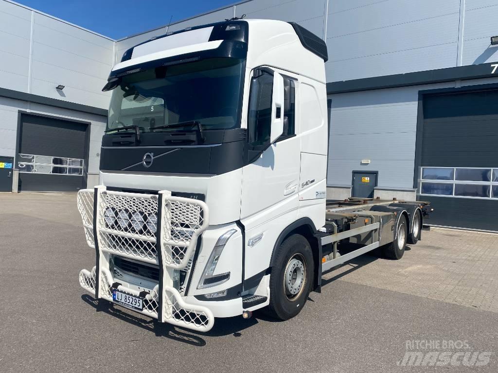 Volvo FH 540 Containerframe/Skiploader trucks