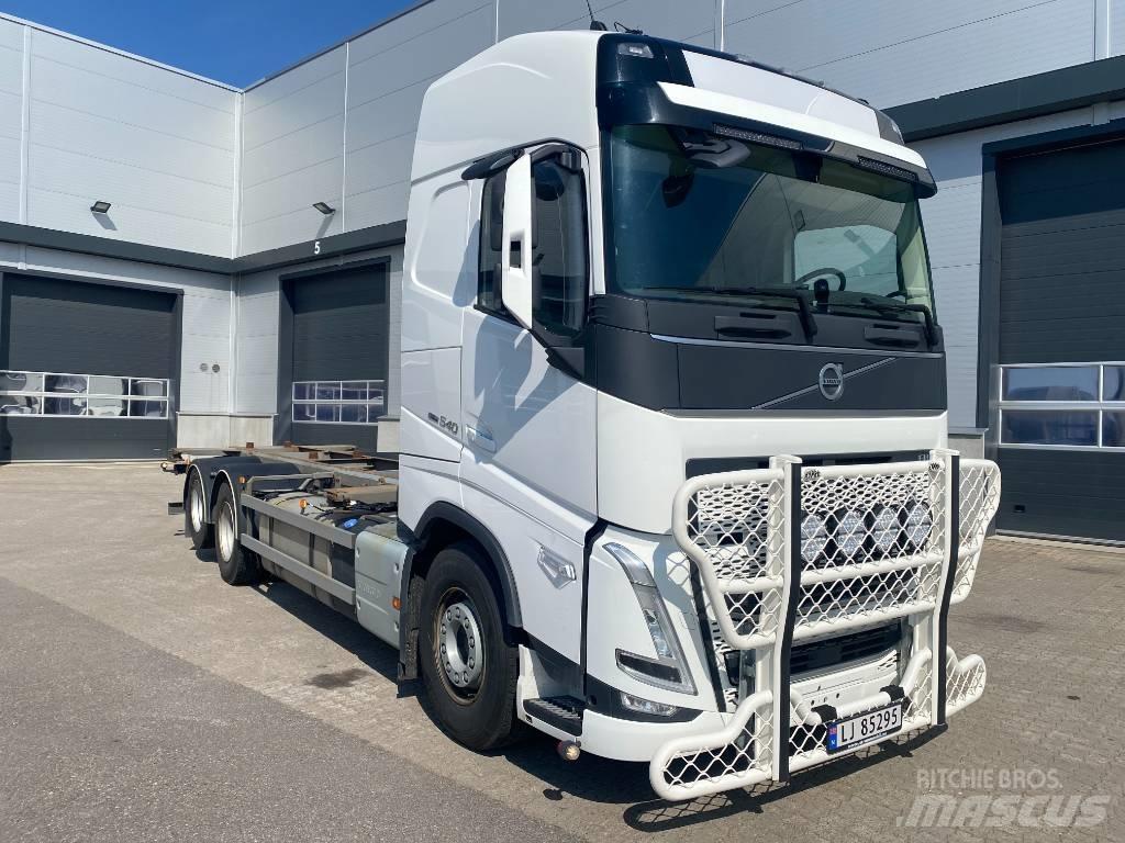 Volvo FH 540 Containerframe/Skiploader trucks