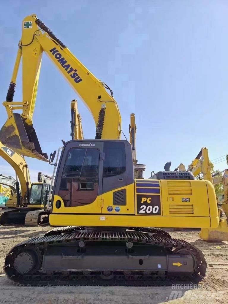 Komatsu PC 200-8 Crawler excavators