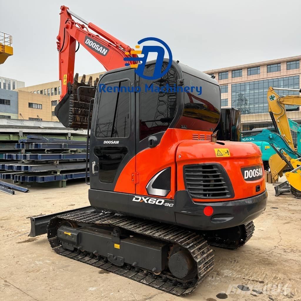 Doosan DX 60 Mini excavators < 7t