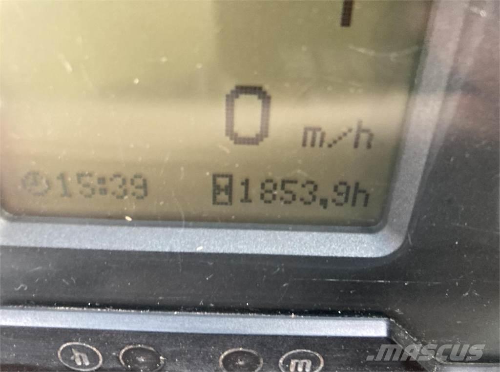 John Deere 6820 Tractors