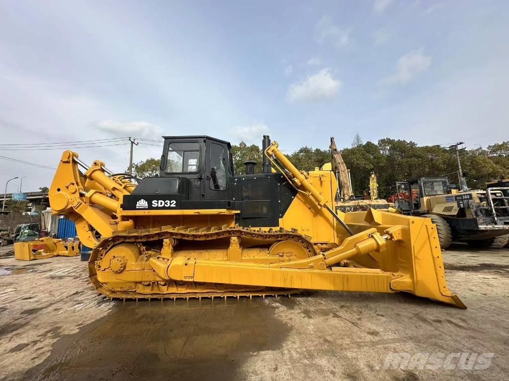 Shantui SD 32 Crawler excavators