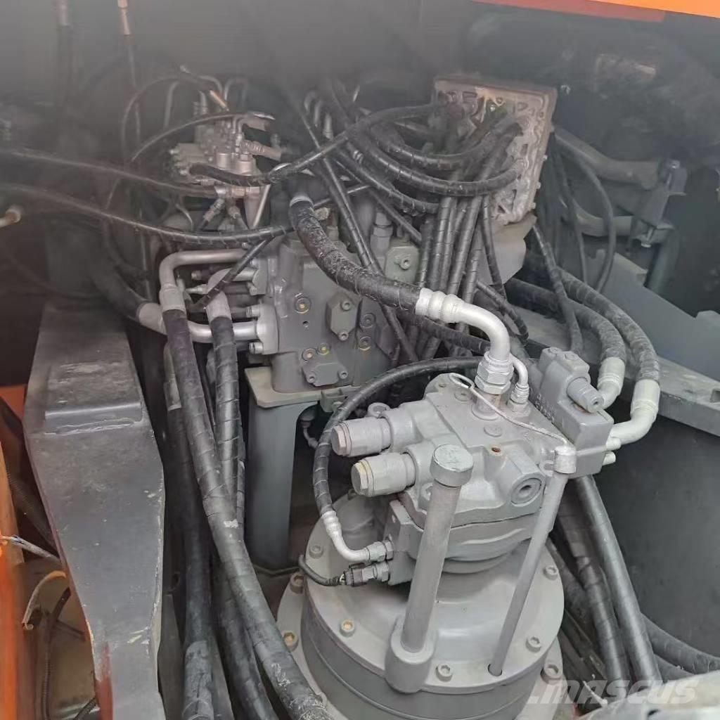 Hitachi 240-3 Crawler excavators