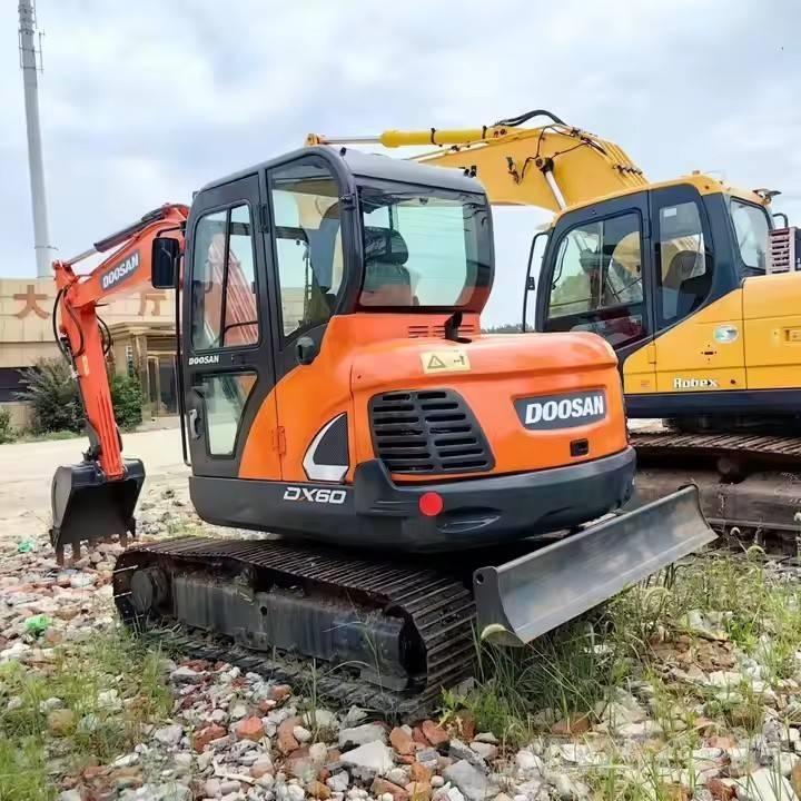Doosan DX 60 Mini excavators < 7t