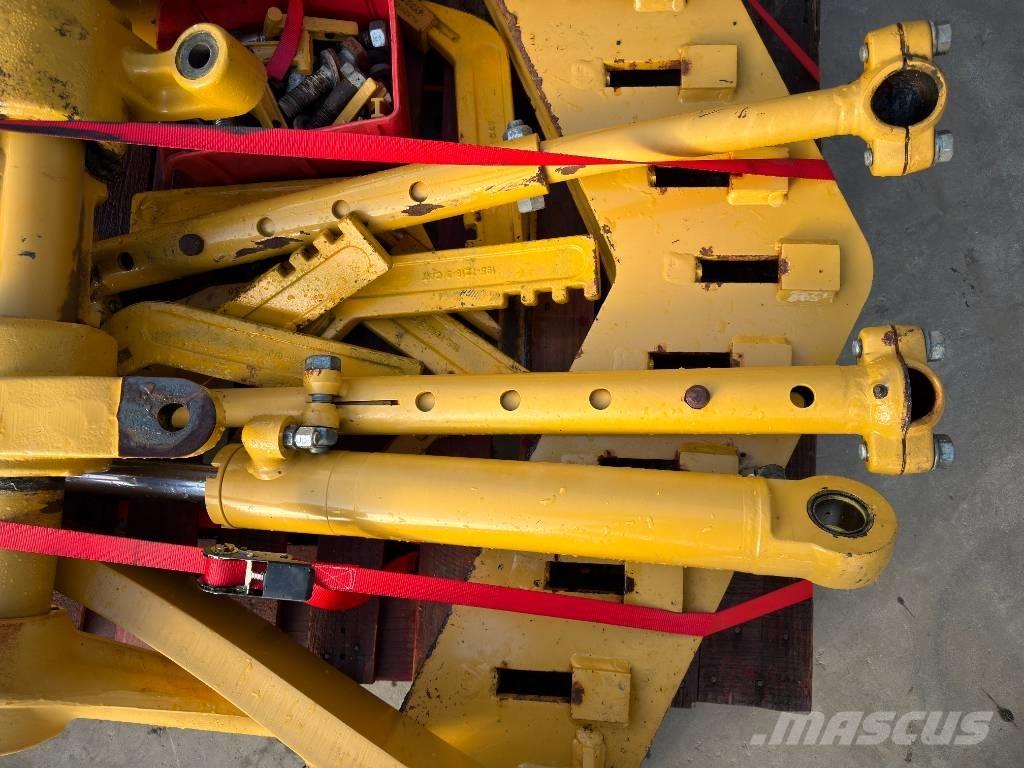 CAT 140H / 140M Scarifiers