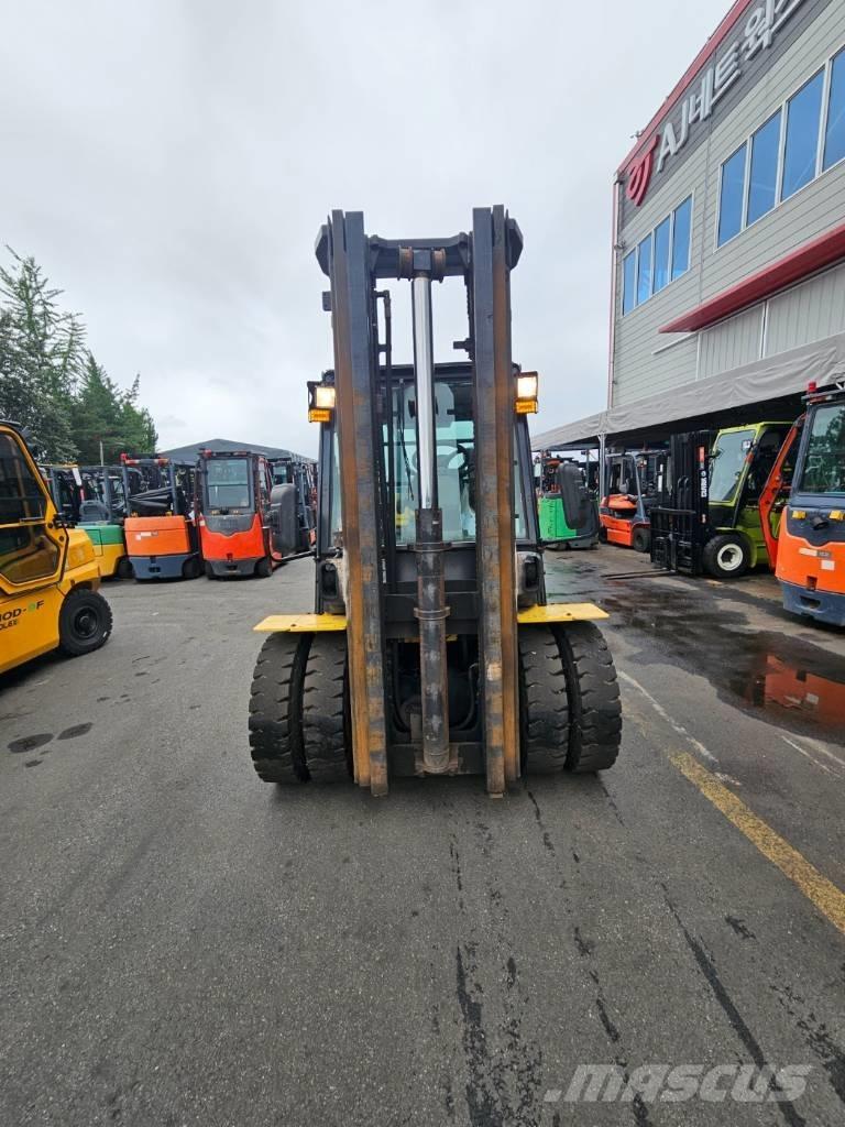 Hyundai 35d-9 Diesel trucks