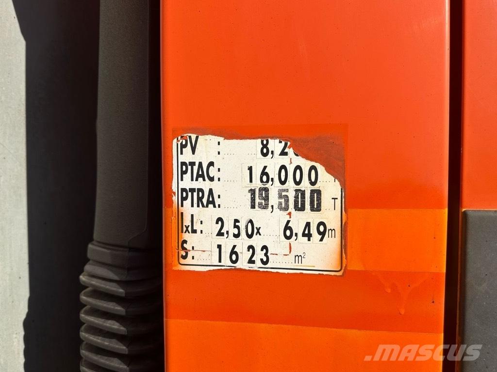 Renault Midlum Bitumen sprayers