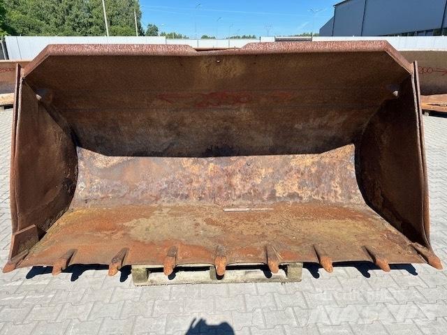 Liebherr L 551 Buckets