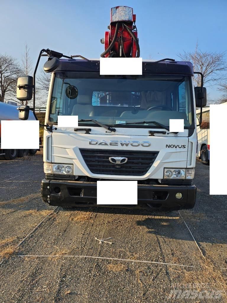 Horyong SKY450 Truck mounted aerial platforms