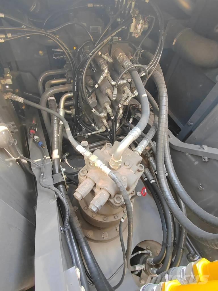 Sumitomo SH210 Crawler excavators