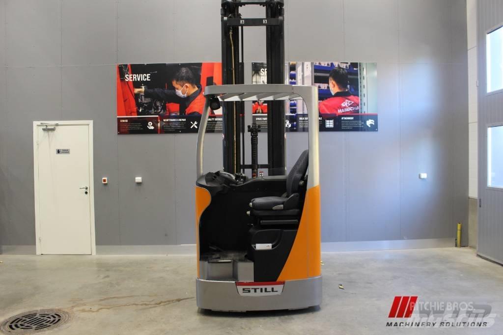 Still FMX17 Reach truck