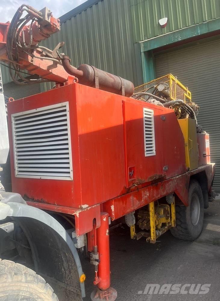 Massenza Mi6 Waterwell drill rigs