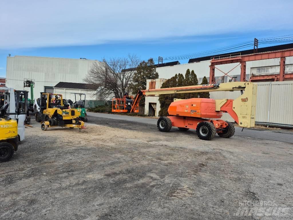 JLG 800 AJ Articulated boom lifts