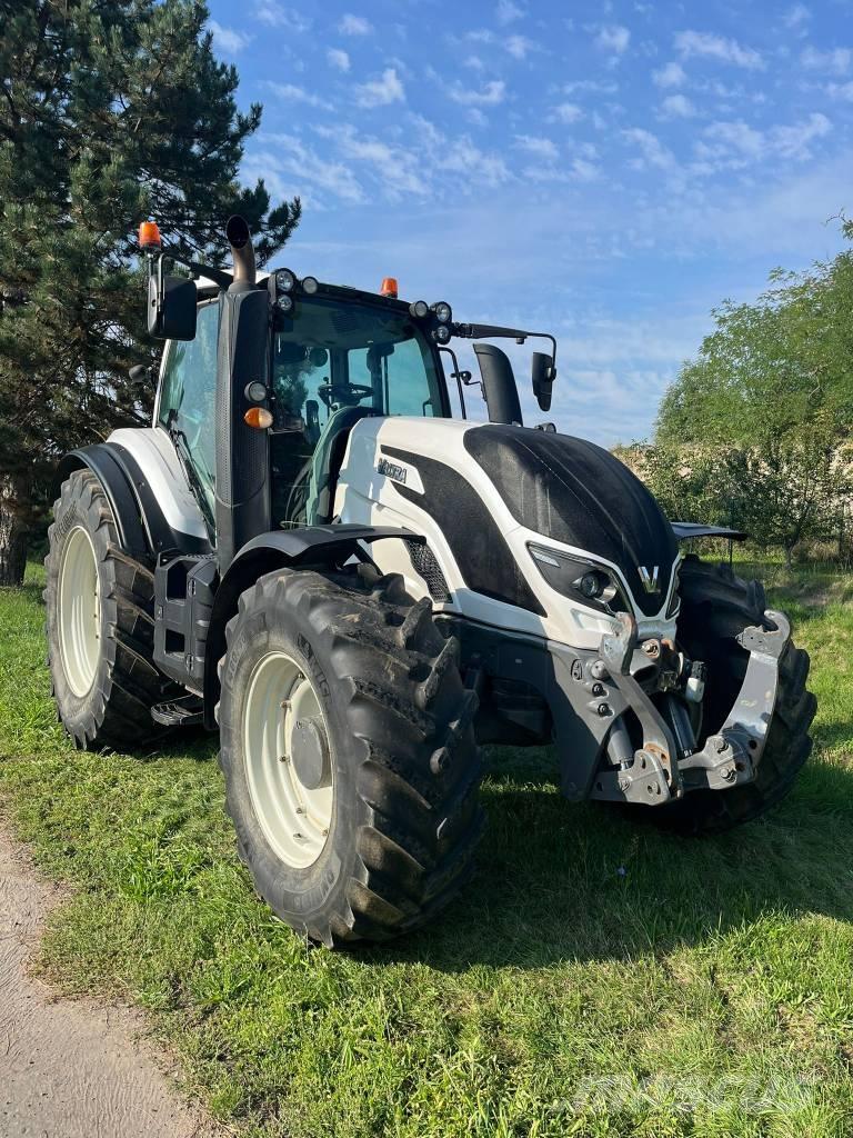 Valtra T234 Versu Tractors