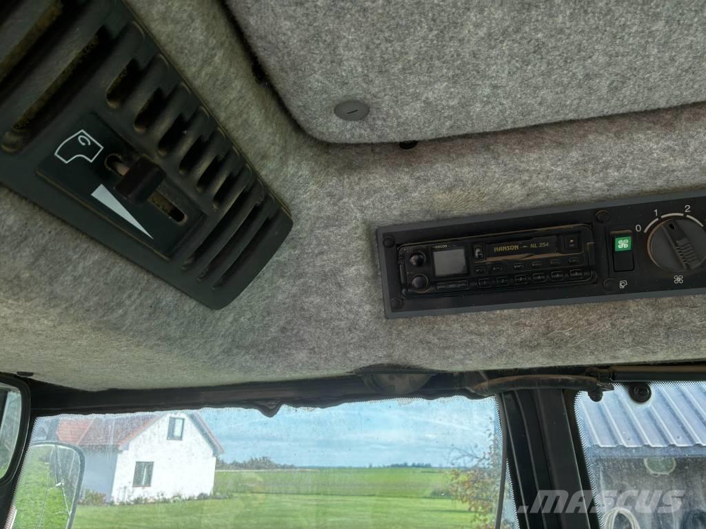 Valmet 8450 Tractors