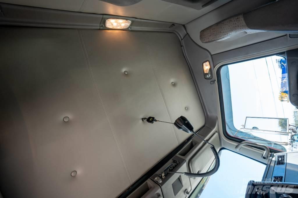 Kenworth W 900 Truck Tractor Units