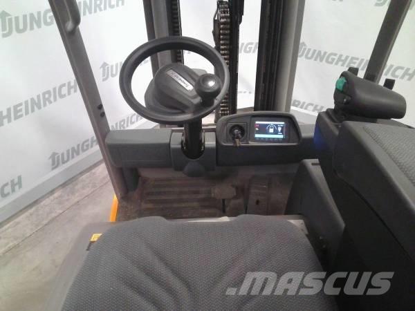 Jungheinrich EFG 215 Electric forklift trucks