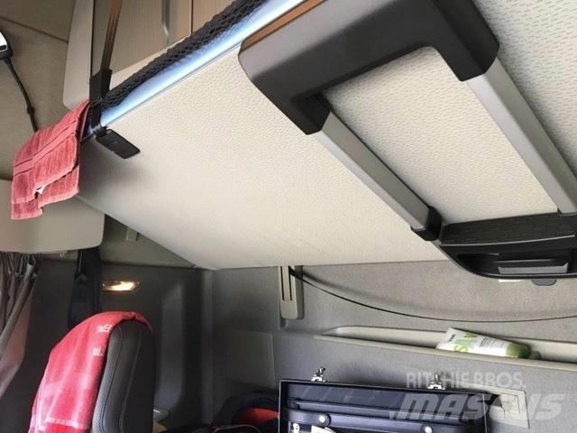 Volvo 540 Truck Tractor Units
