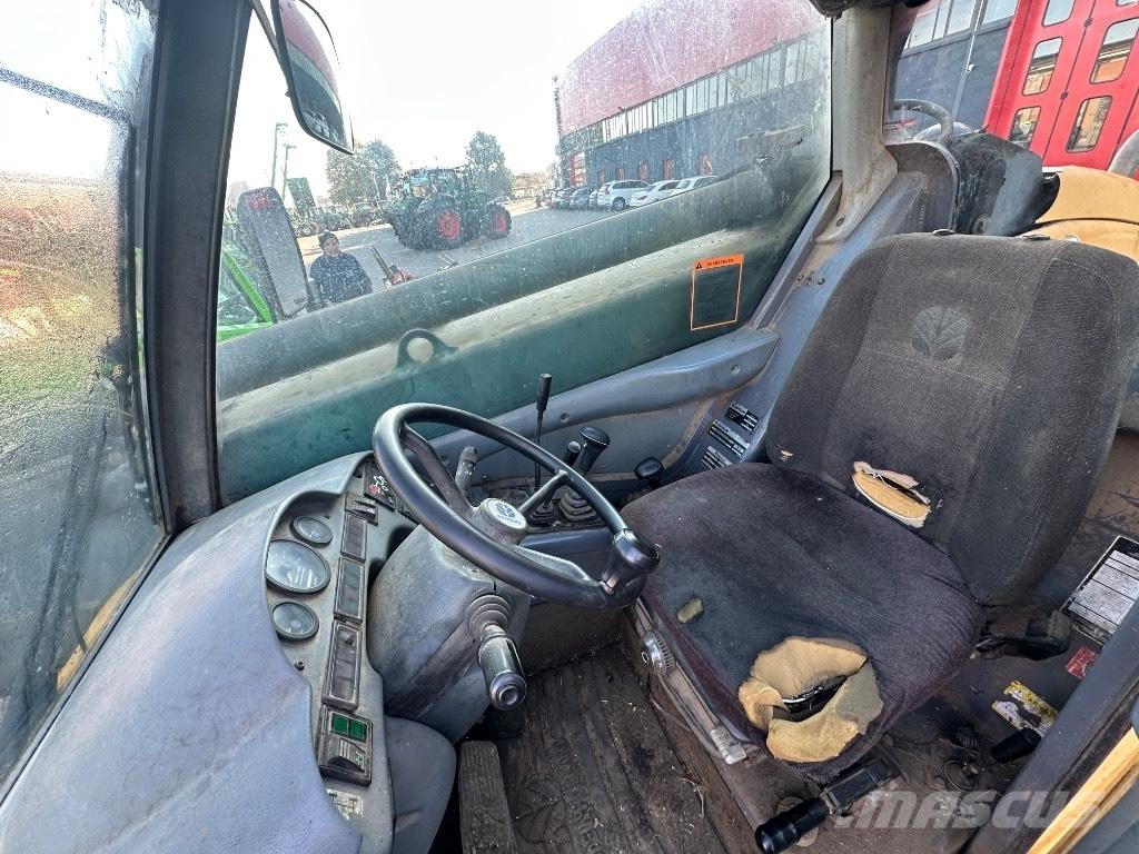 New Holland LM 640 Farming telehandlers