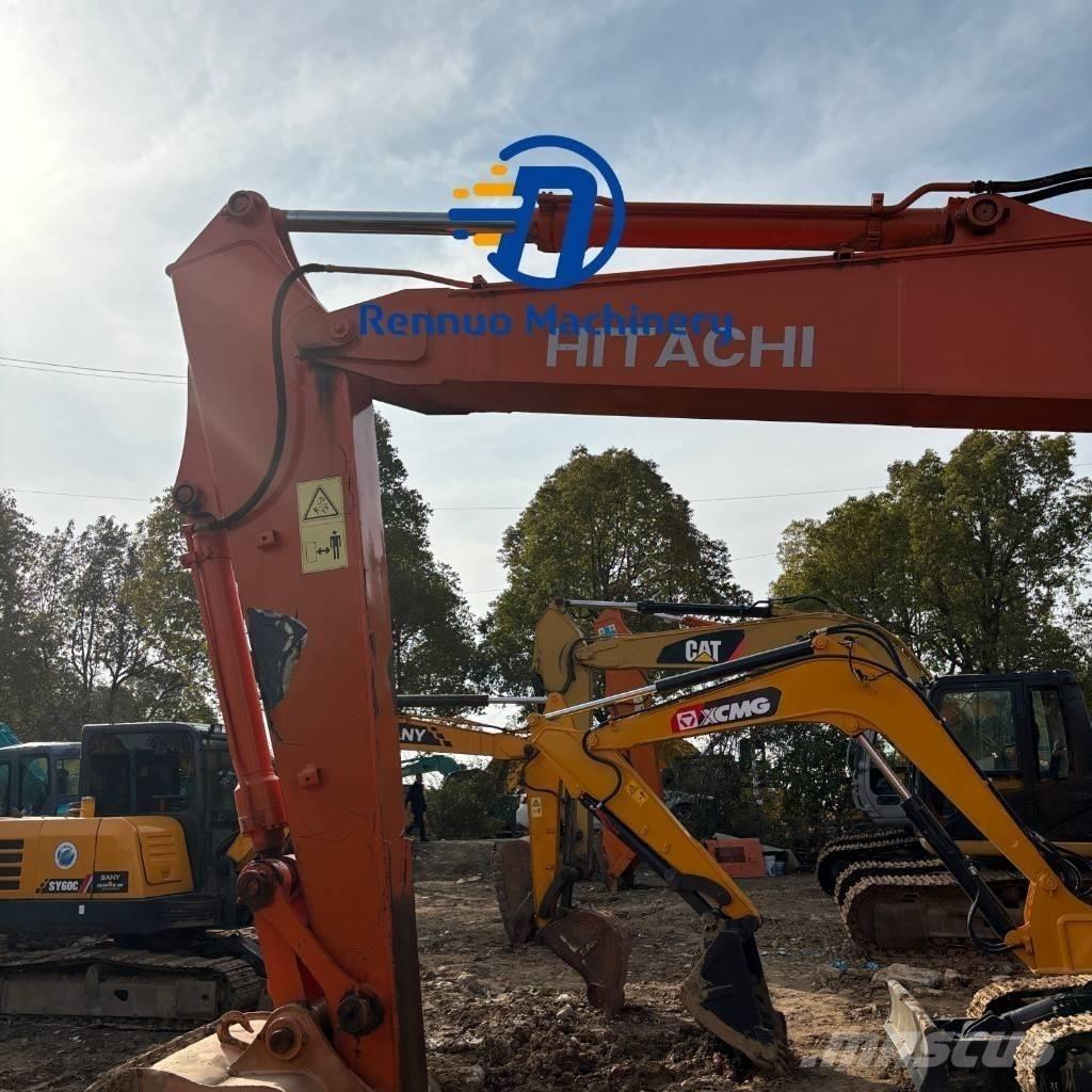 Hitachi ZX 135 US Crawler excavators