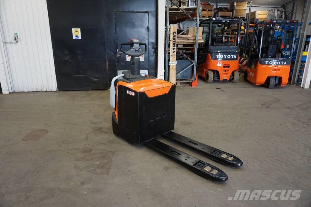 Toyota LPE220 Low lifter with platform