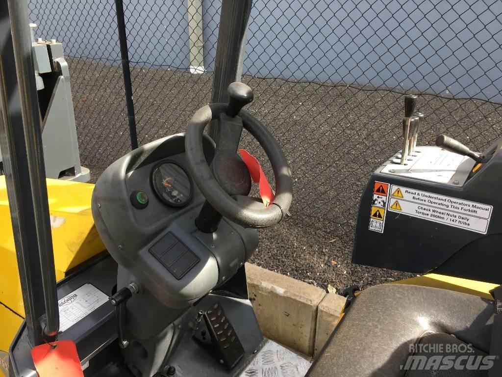 Aisle-Master 20WH Narrow aisle truck