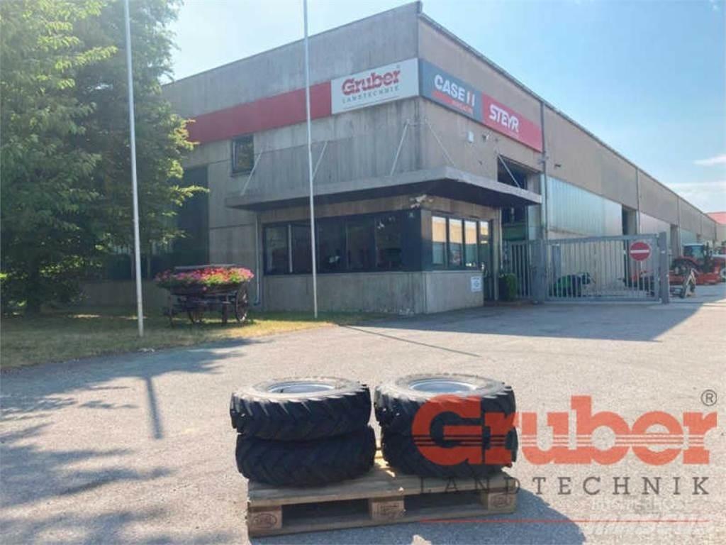 Striegel Bereifung Self loading trailers