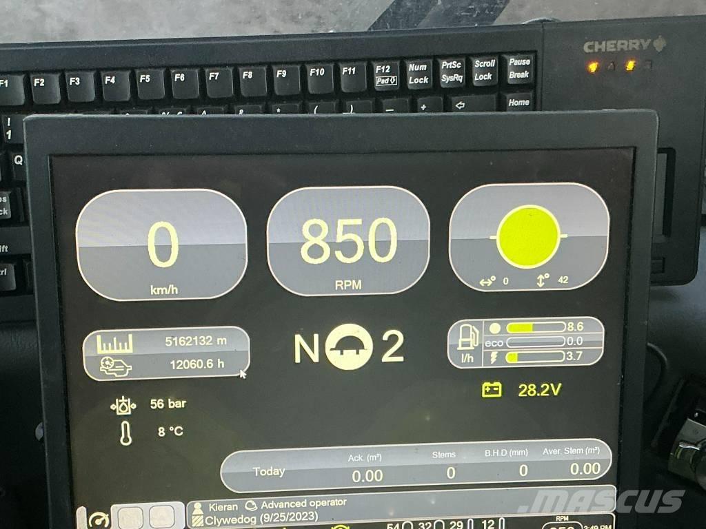 Komatsu 901 TX Harvesters