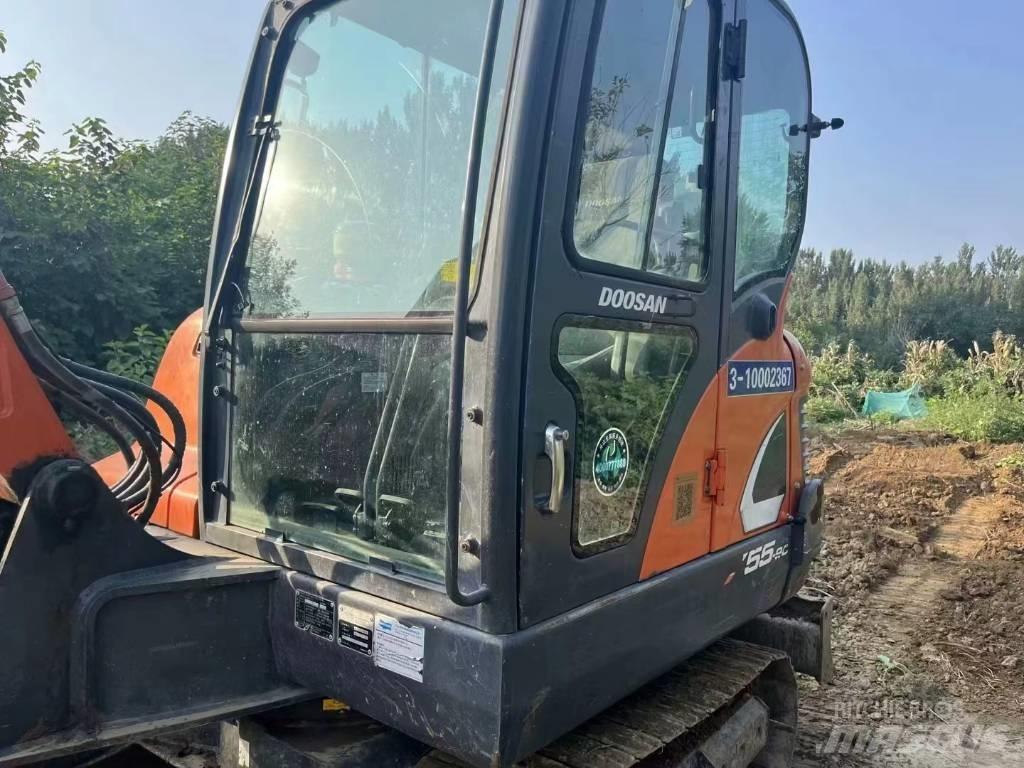 Doosan DX 55 Mini excavators < 7t