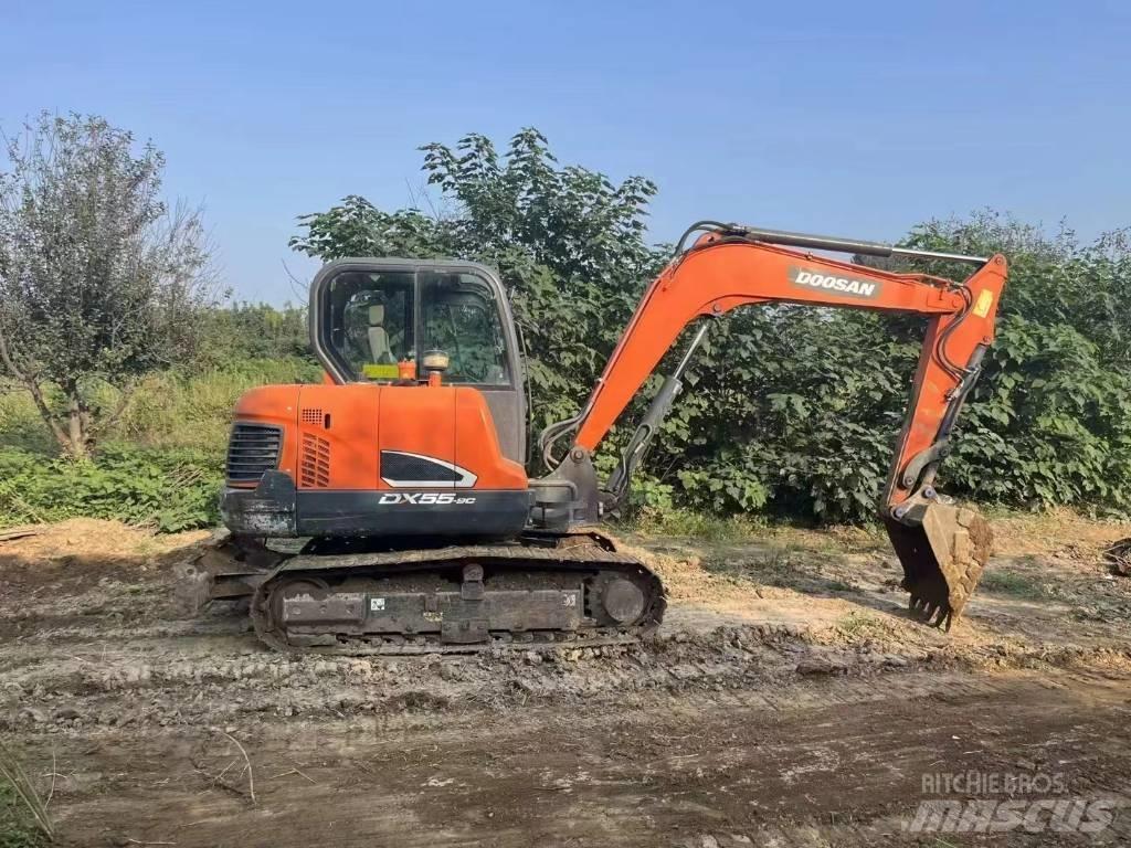 Doosan DX 55 Mini excavators < 7t