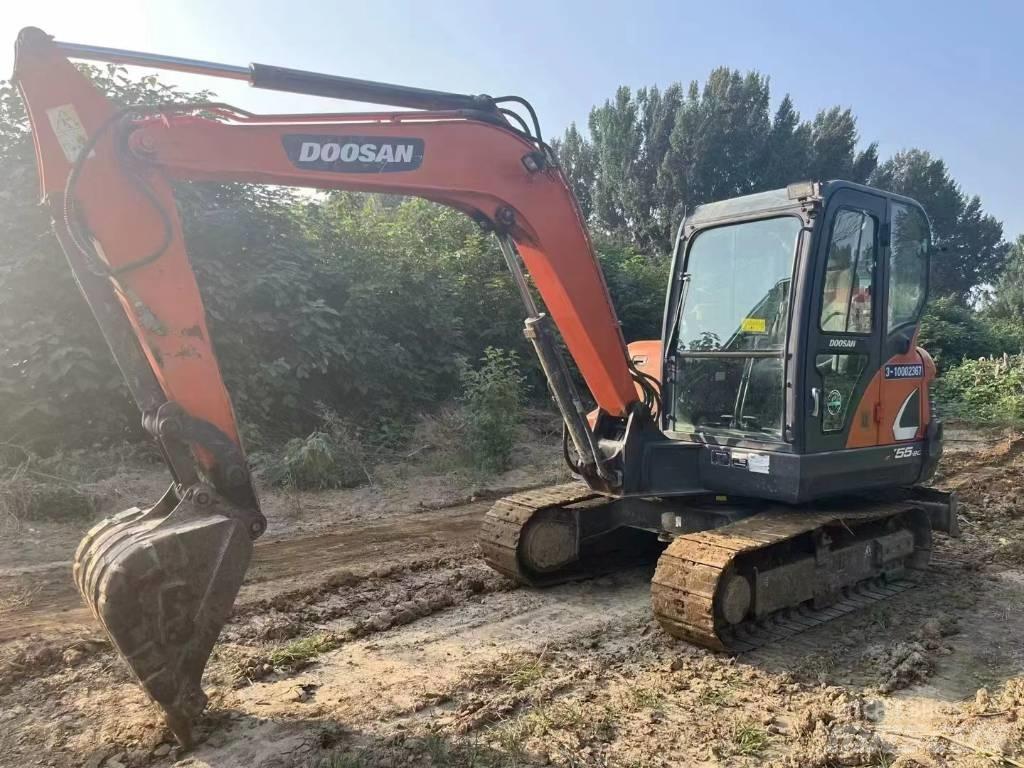 Doosan DX 55 Mini excavators < 7t