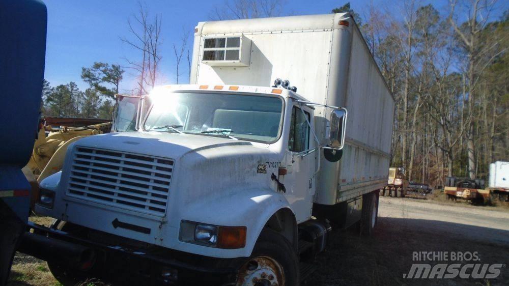 International 4900 Containerframe/Skiploader trucks