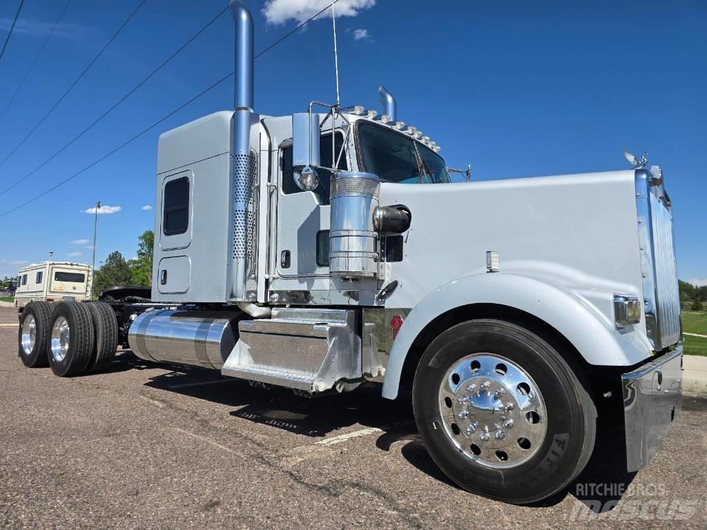 Kenworth W 900 Truck Tractor Units