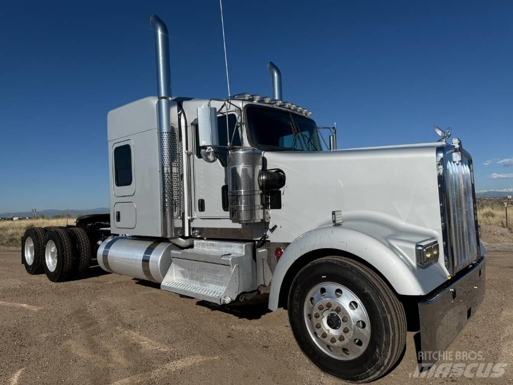 Kenworth W 900 Truck Tractor Units