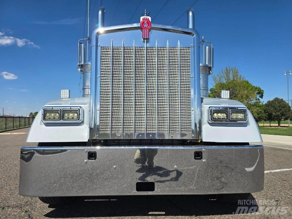 Kenworth W 900 Truck Tractor Units