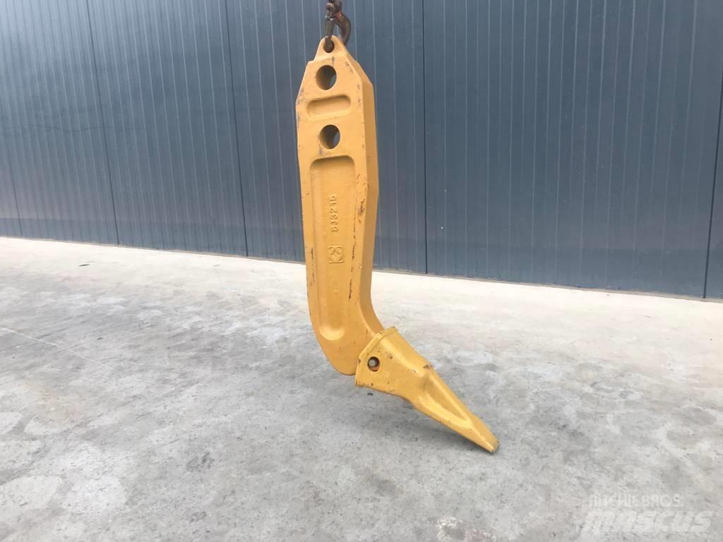 Komatsu D65 Shank Scarifiers