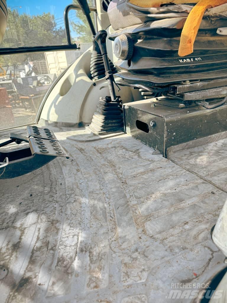 Komatsu WB 140-2N TLB's