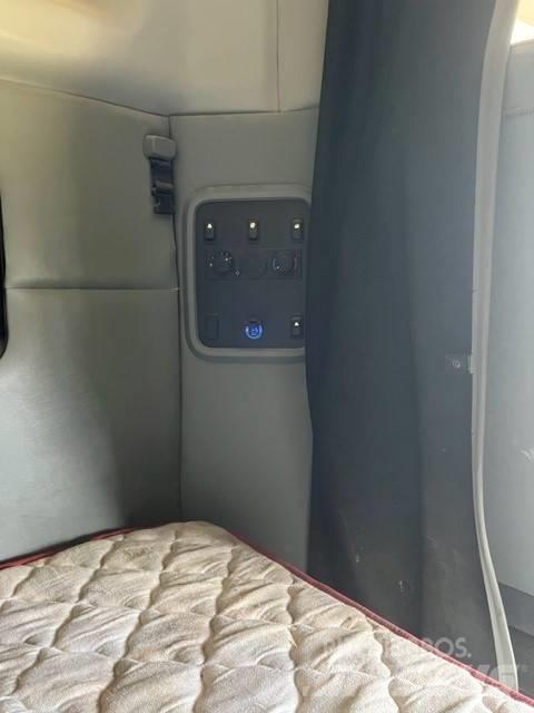Kenworth T 680 Truck Tractor Units