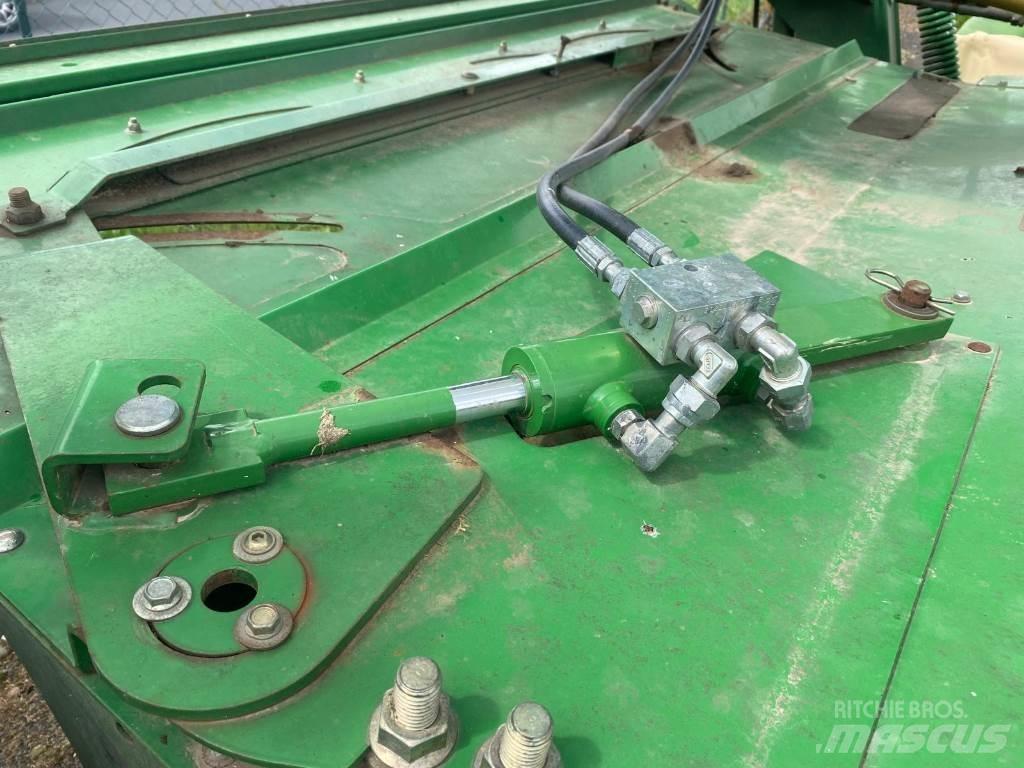 John Deere 730 Mounted and trailed mowers