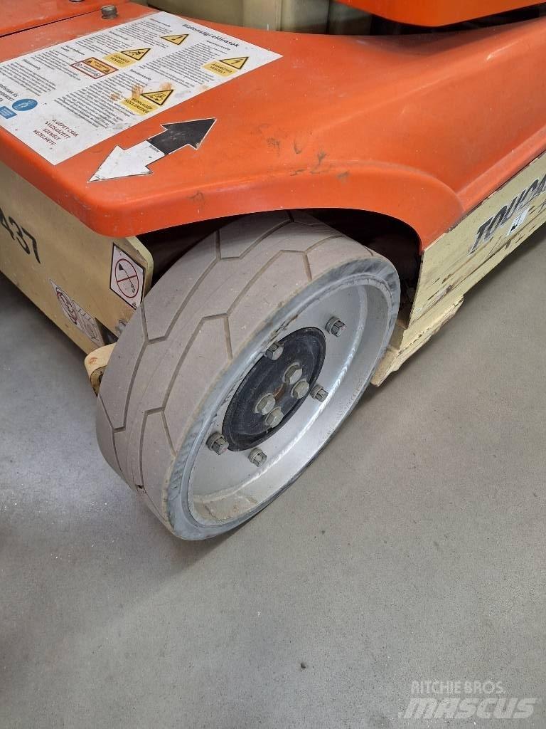 JLG Toucan 10 E Vertical mast lifts