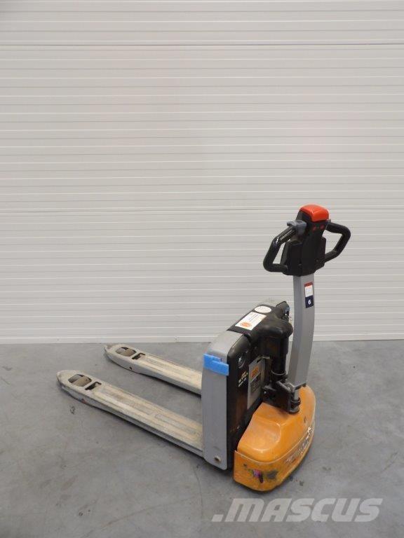 Still ECH15/LIION Pedestrian stacker