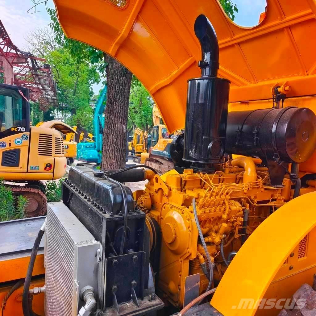 XCMG XS 223 J Single drum rollers